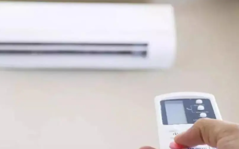 空调为什么会滴水出来 开空调时漏水该怎么解决