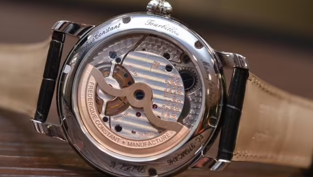 康斯登手表怎么换表带 康斯登手表的表带掉了怎么修